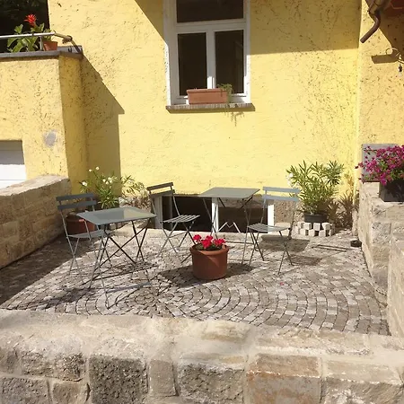 Achtzimmer *