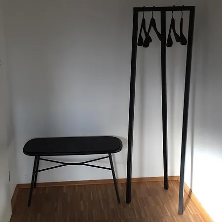 Konukevi Achtzimmer